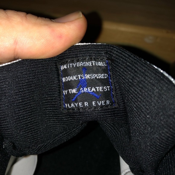 Air Jordan 11 Retro Low 'Concord' (2017) - Picture 5 of 7